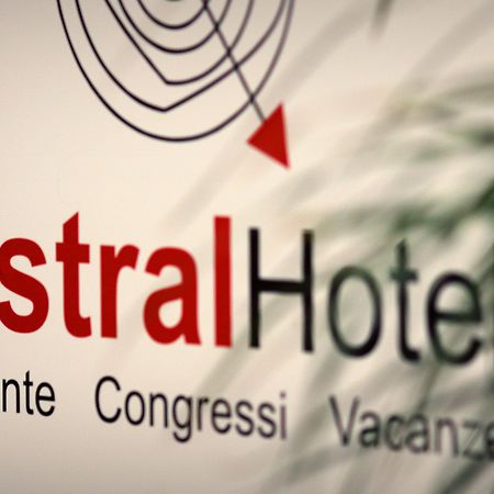 Mistral2 Hotel Ористано Экстерьер фото